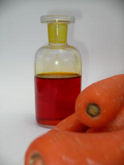 Масло морковное (из жмыха моркови и растительного масла)