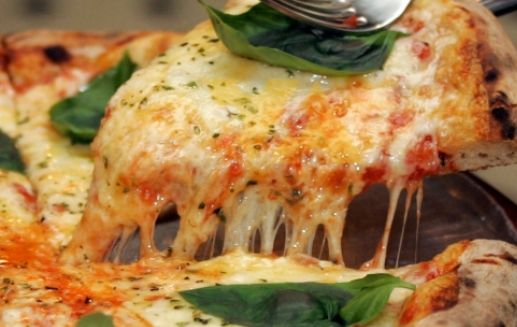 Пицца с сельдью и майорнаном по-неаполитански 