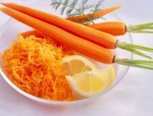Морковный салат с компотом из кураги при атопической экземе