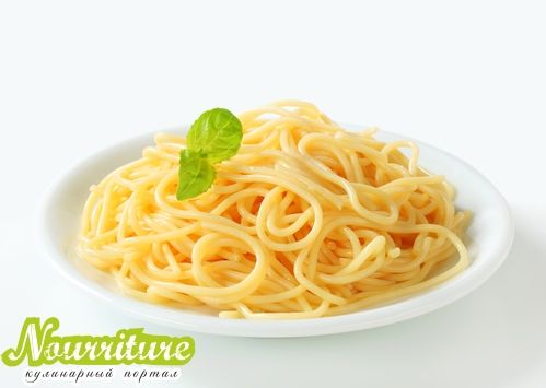 Спагетти со свёклой и луком