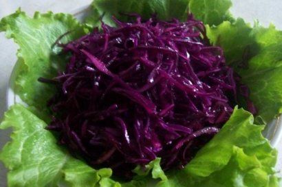 Салат из белокочанной или краснокочанной капусты