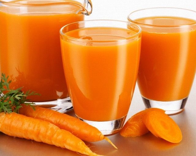Морковный сок с мёдом при ларингите и бронхите