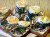 Бутерброды с яйцом, сельдью и луком-резанцем 