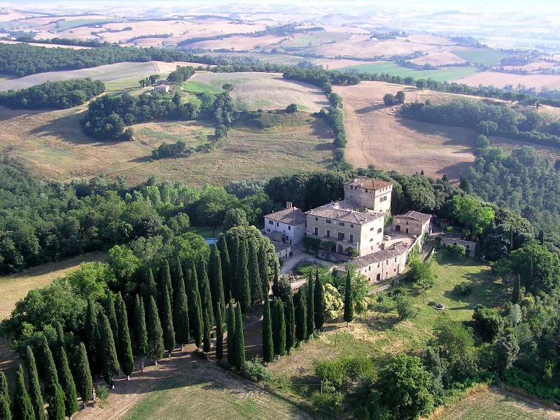10-airbnb-castello-tancredi-tuscany-italy.jpg 10-airbnb-castello-tancredi-tuscany-italy.jpg