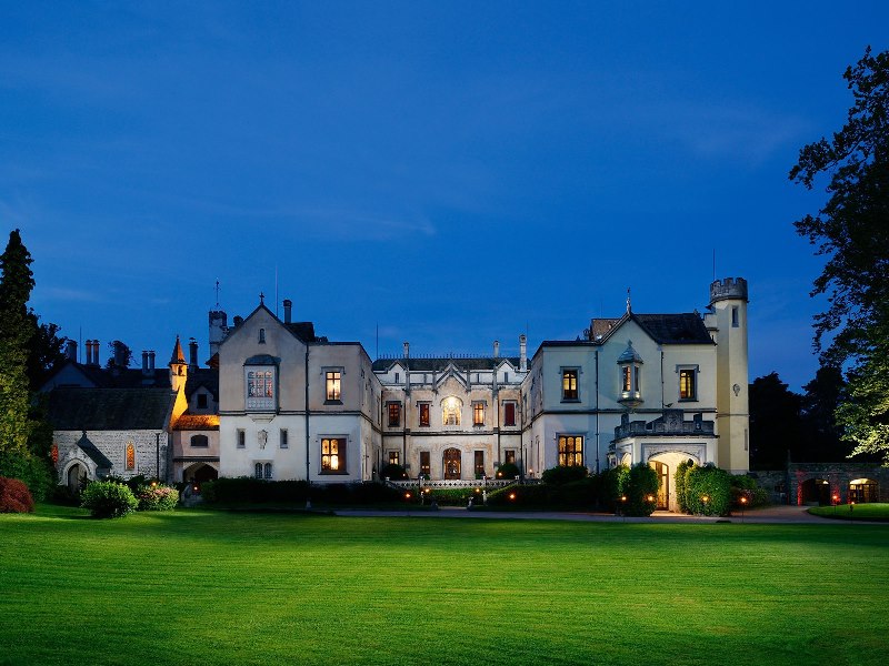 02-airbnb-castello-dal-pozzo-piedmont-italy.jpg 02-airbnb-castello-dal-pozzo-piedmont-italy.jpg