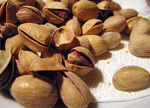Жжёные грецкие орехи при экземе