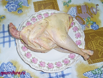 Фаршированная курица (с овощами и свининой)