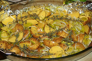 Картофель с пореем и омлетом при повышенном холестерине